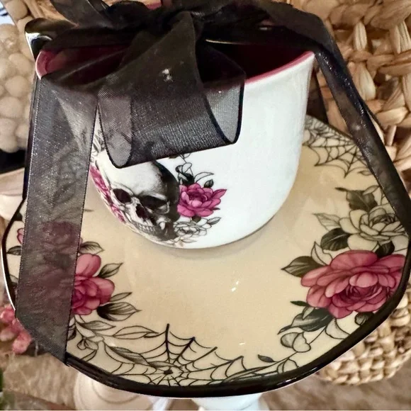 New! 4) Gothic Skeleton & Spider Webs Pink Roses Halloween TeaCup & Saucer